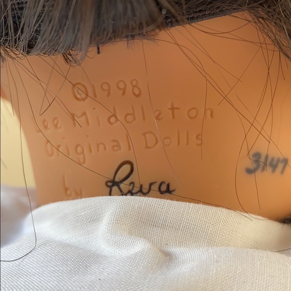 COPY - - Lee Middleton doll - Picture 3 of 4